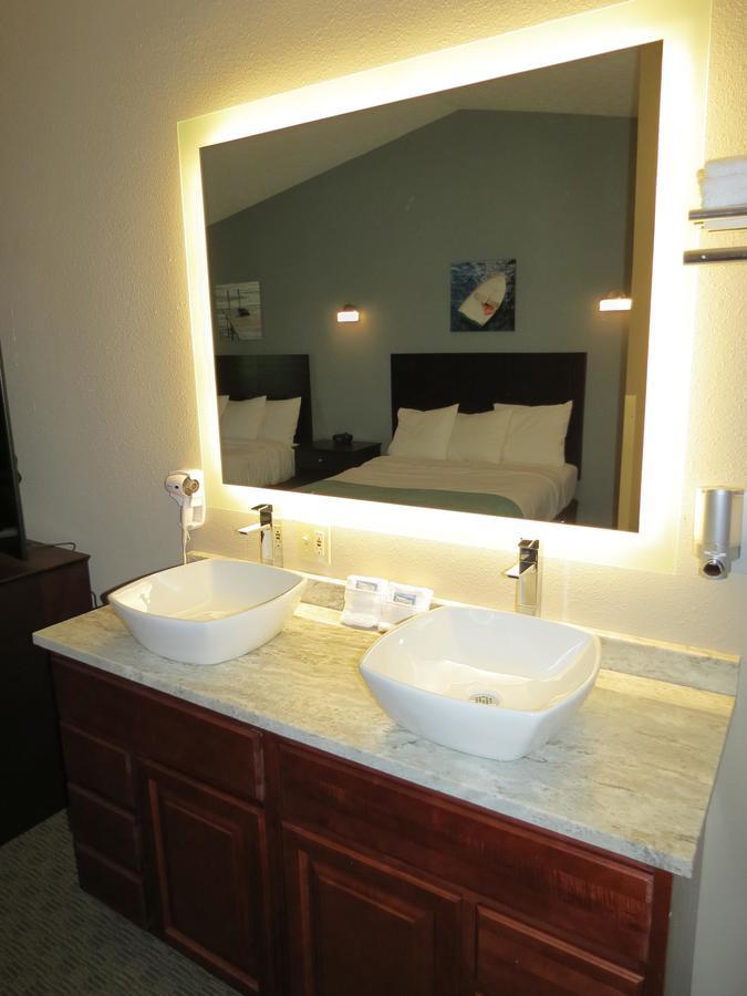 Edgewater Hotel And Suites Put-in-Bay Exterior foto